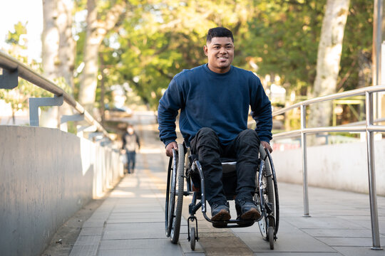 For one in a wheelchair, big-time colleges are not so ‘elite.’ 